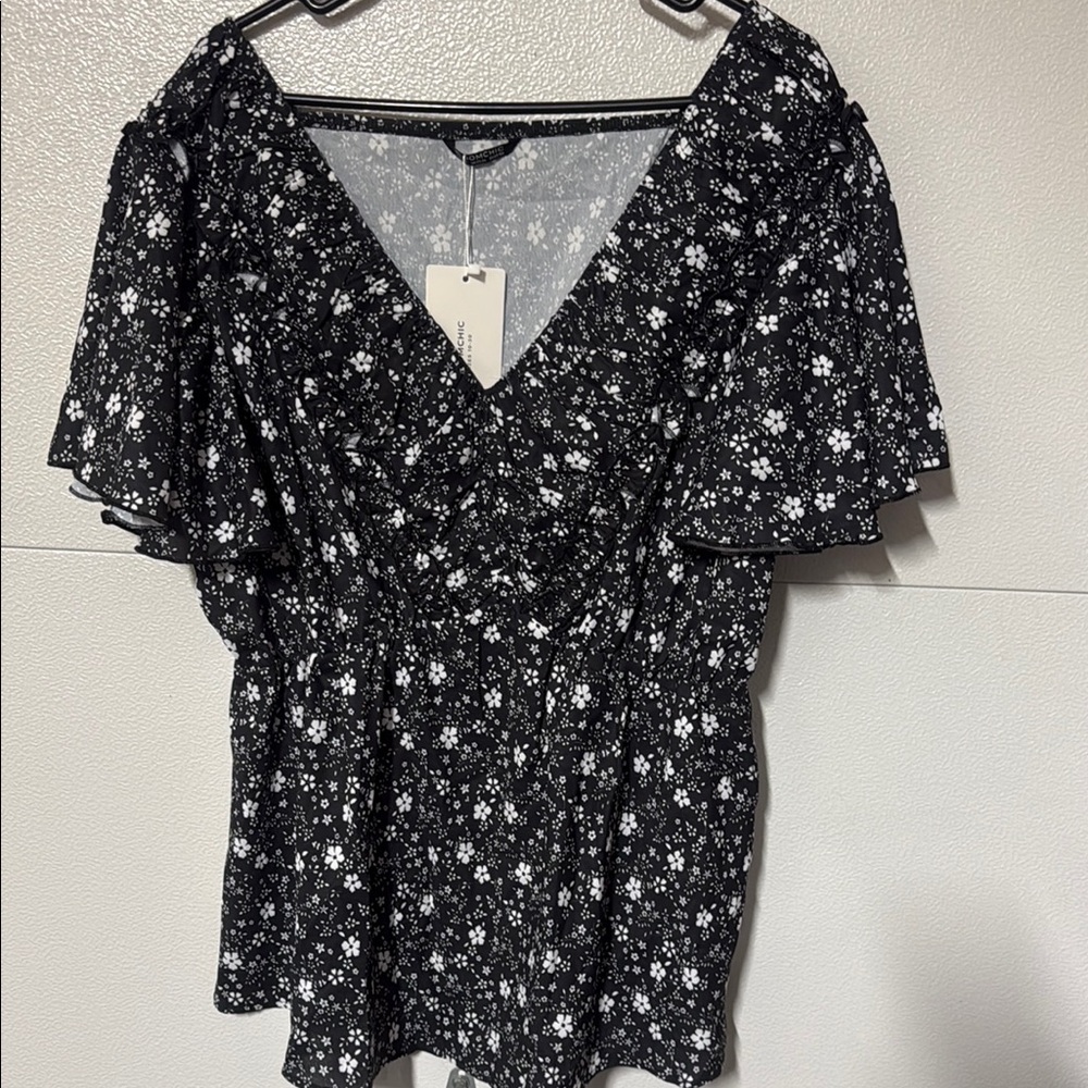 BloomChic Black and White Ruffled Flutter Sleeve Blouse
